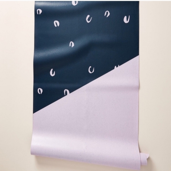 100% new Anthropologie Travel Yoga Mat - Picture 2 of 3